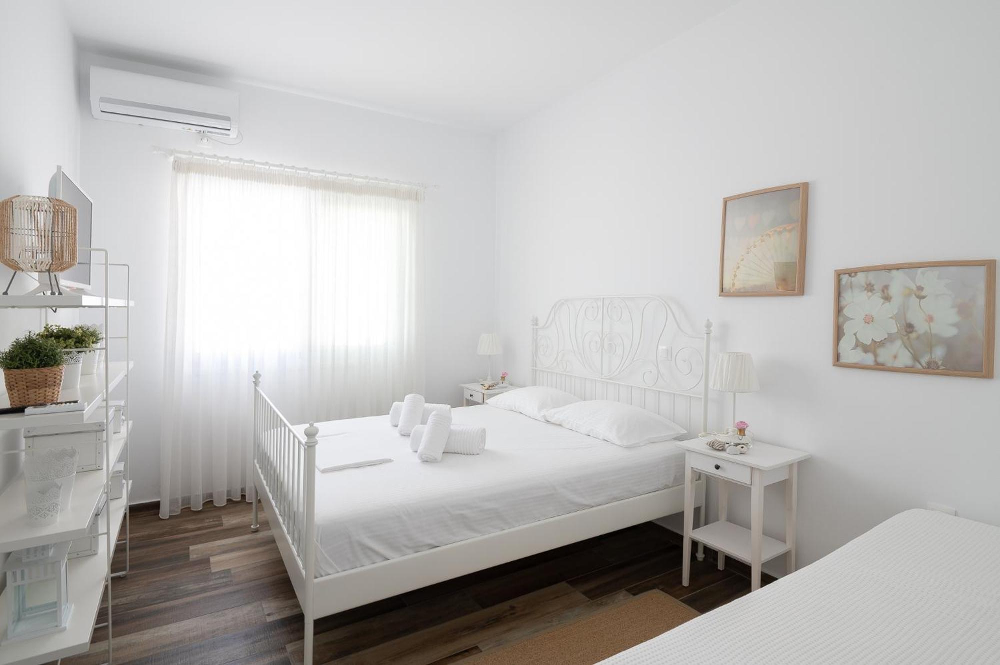 Pouletis Family Apartments - Akroyali Seaview Getaways Kalamata Cameră foto